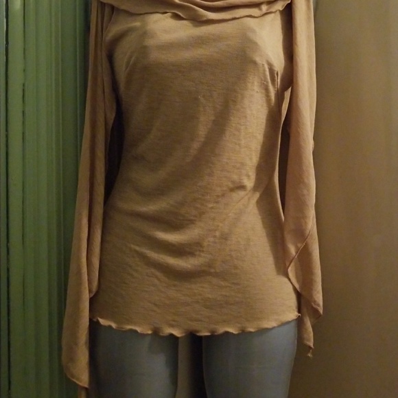 Top - Picture 2 of 7